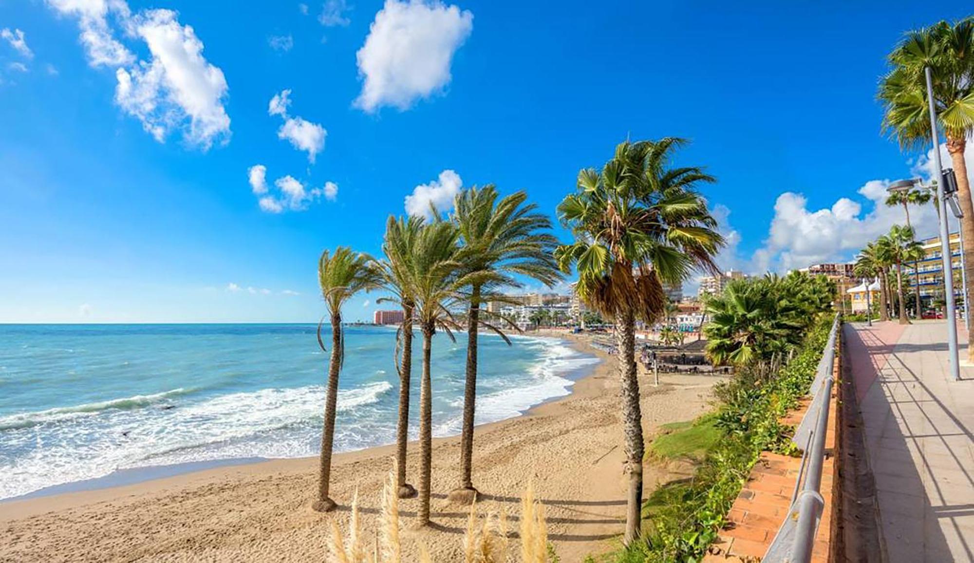 Апартаменты Skysea Benalmadena Puerto Marina Экстерьер фото