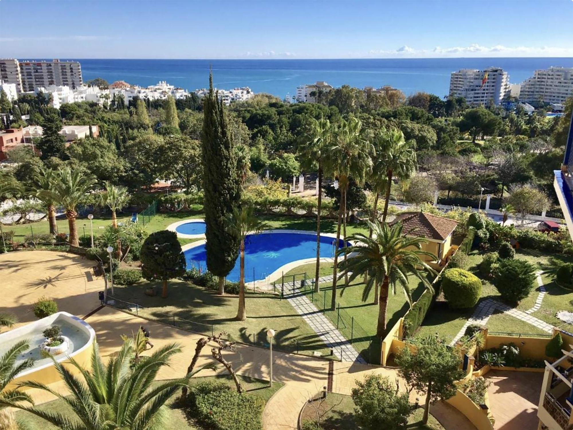 Апартаменты Skysea Benalmadena Puerto Marina Экстерьер фото