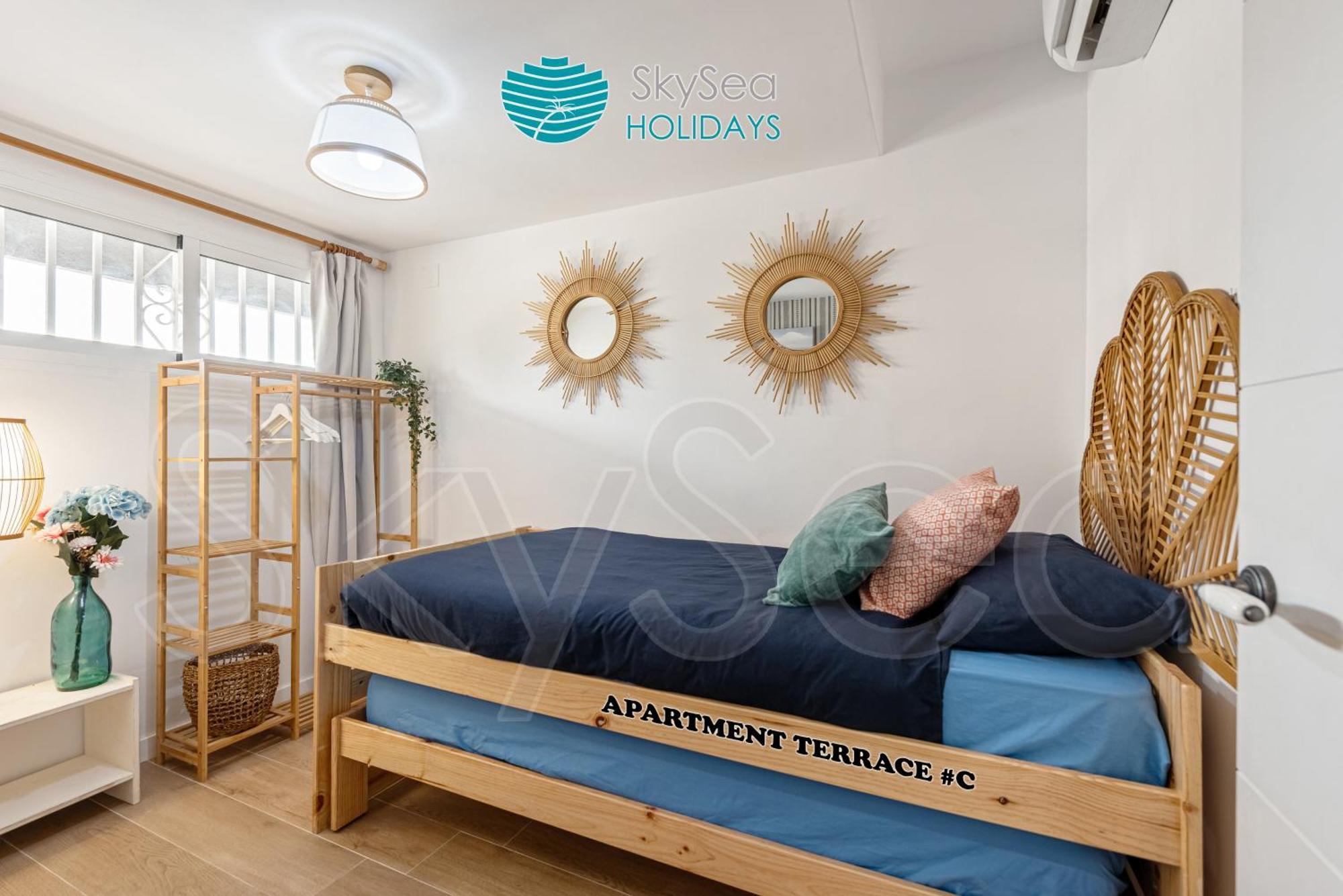 Апартаменты Skysea Benalmadena Puerto Marina Экстерьер фото
