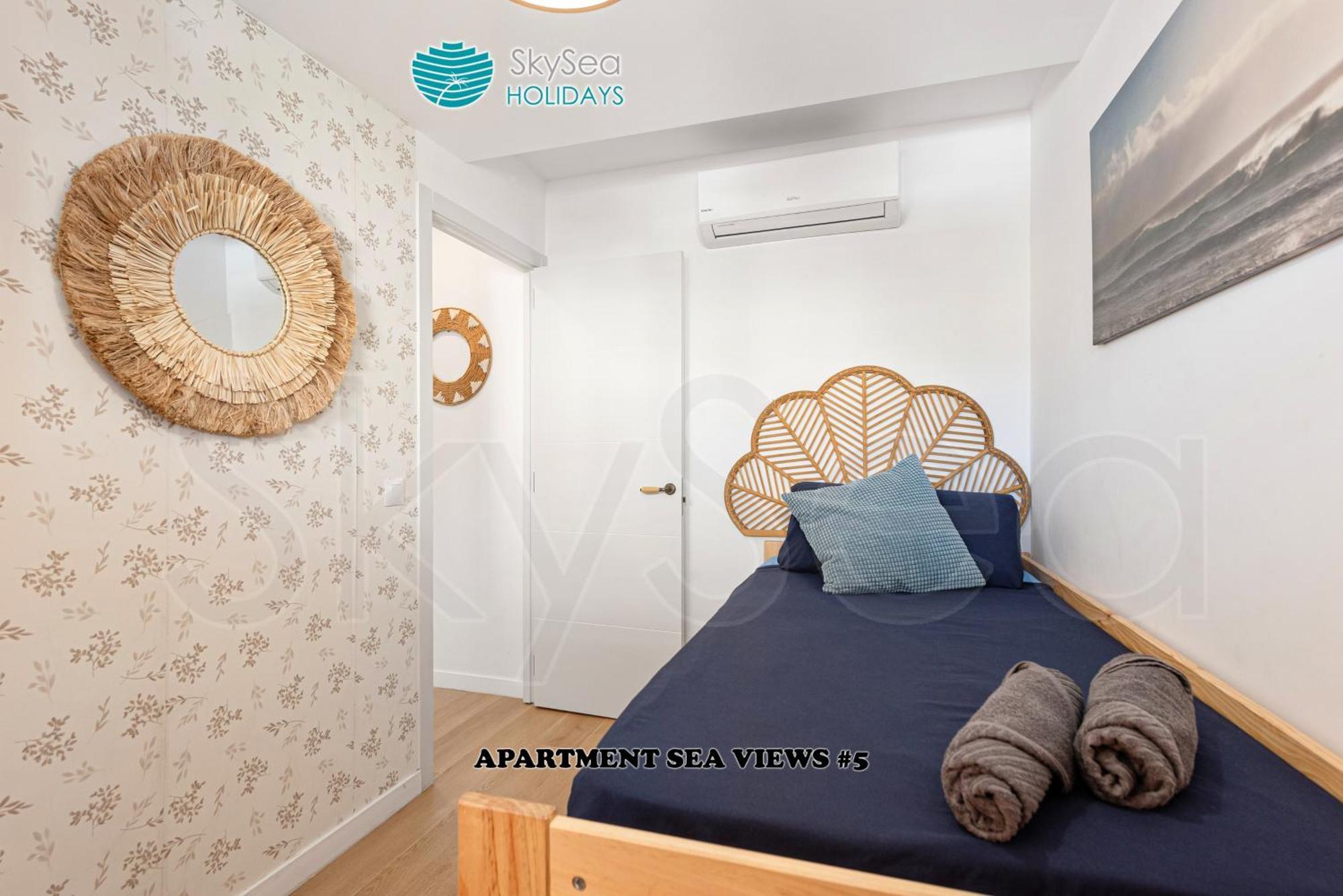 Апартаменты Skysea Benalmadena Puerto Marina Экстерьер фото