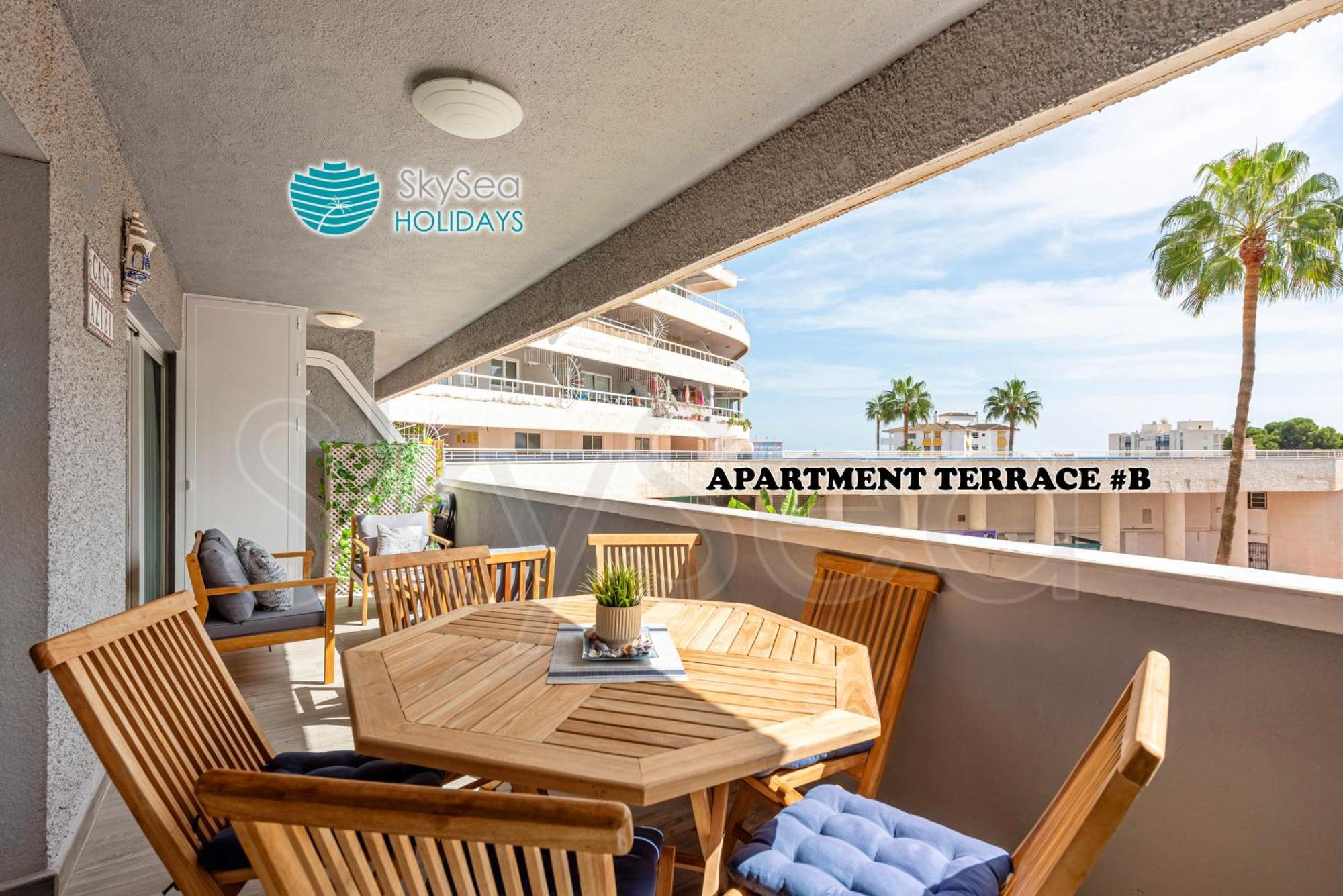 Апартаменты Skysea Benalmadena Puerto Marina Экстерьер фото